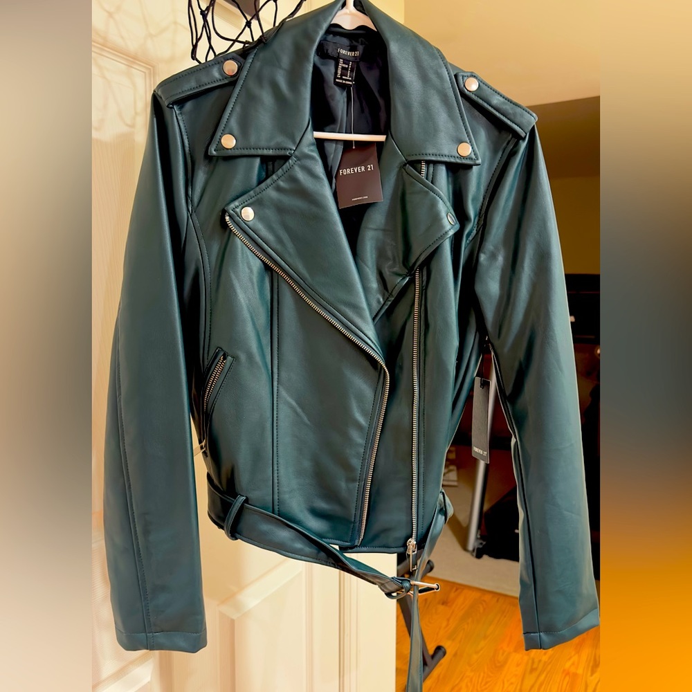 Forever21 dark green jacket . Size:S, NWT
